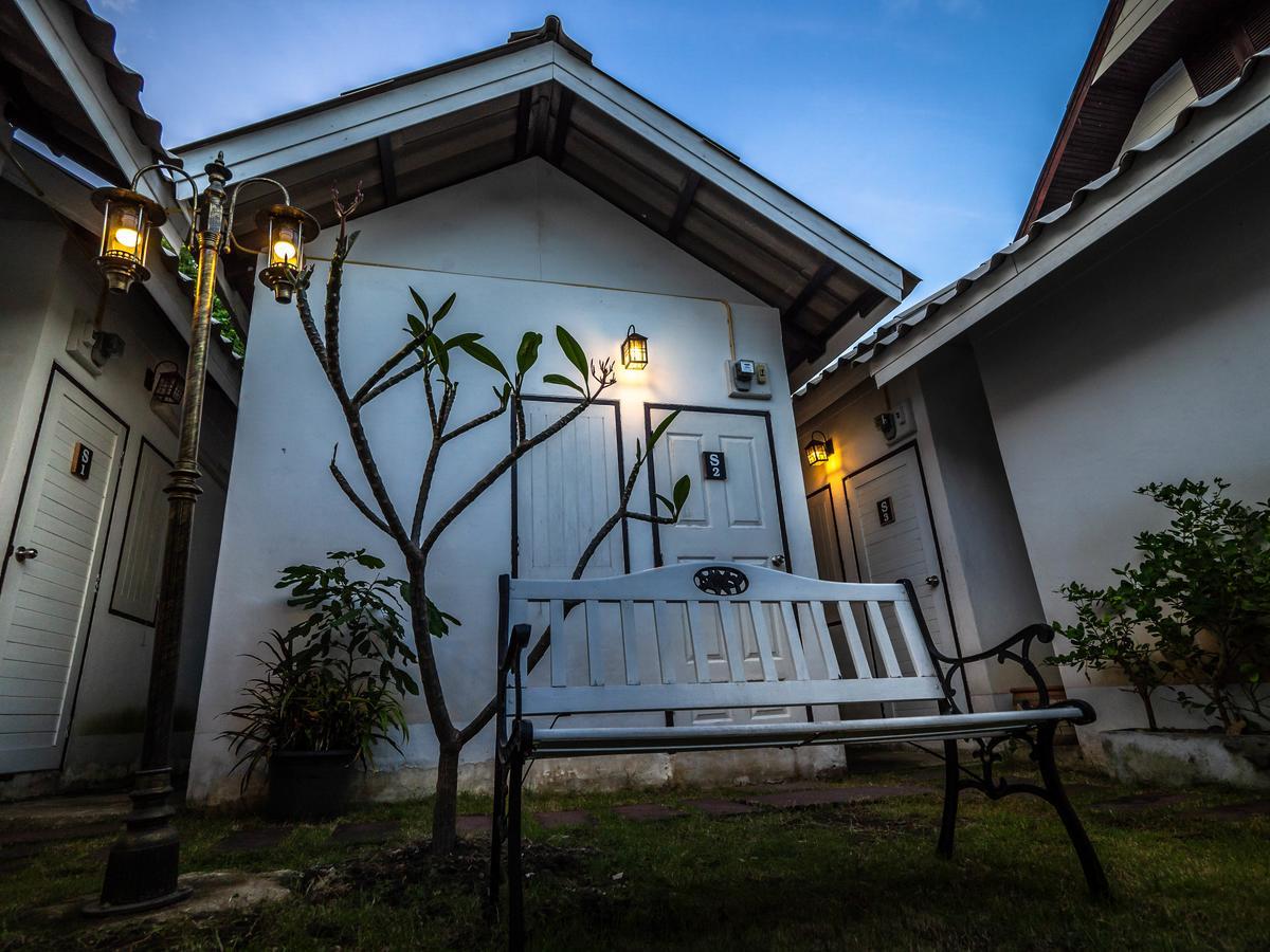 Tommy Huts Hotel Chiang Mai Exterior photo