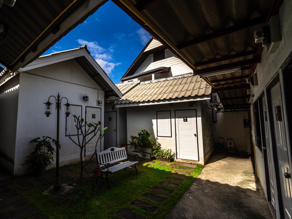 Tommy Huts Hotel Chiang Mai Exterior photo