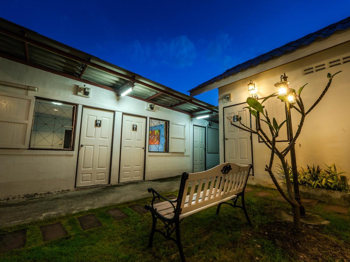 Tommy Huts Hotel Chiang Mai Exterior photo