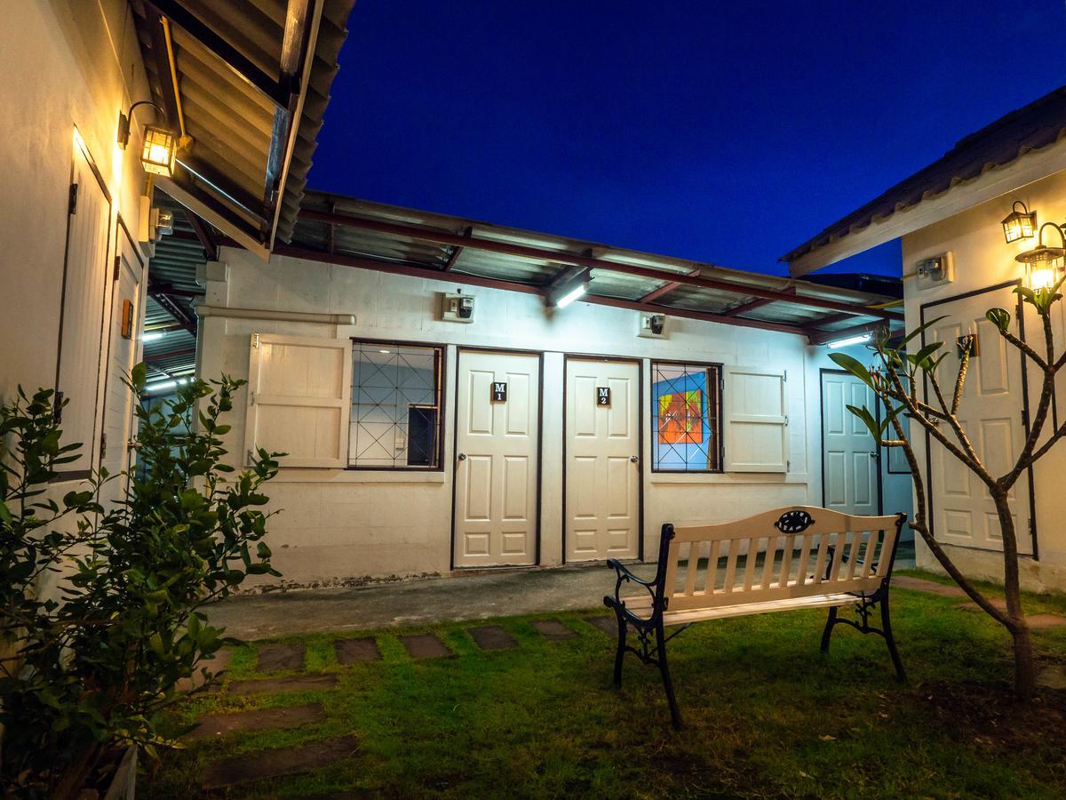 Tommy Huts Hotel Chiang Mai Exterior photo