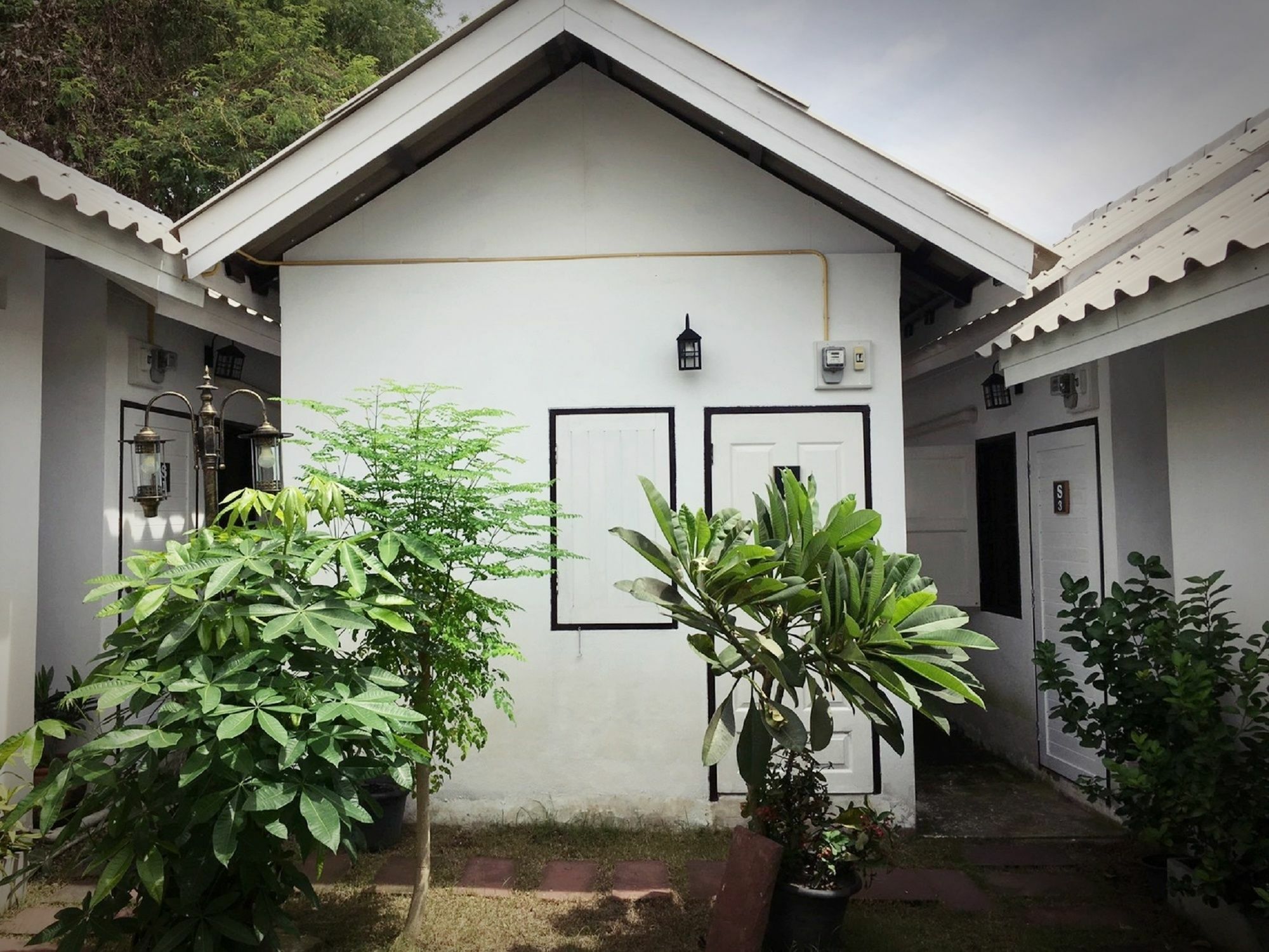 Tommy Huts Hotel Chiang Mai Exterior photo